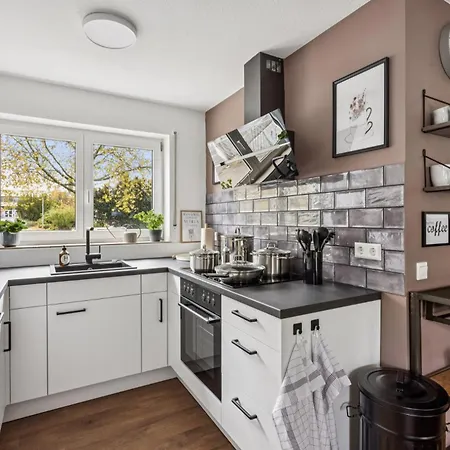 Charmantes Stadthaus, Parkplaetze, Garten Holiday home Singen