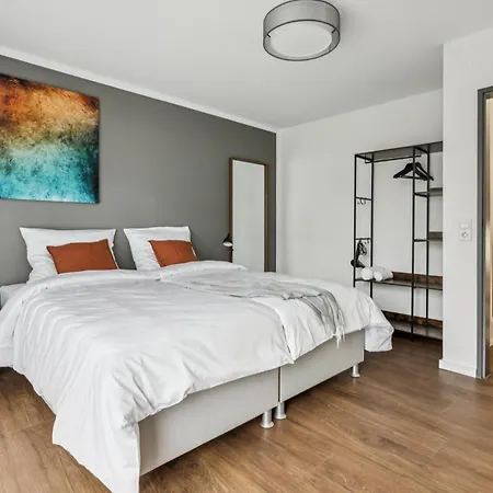 Charmantes Stadthaus, Parkplaetze, Garten Holiday home