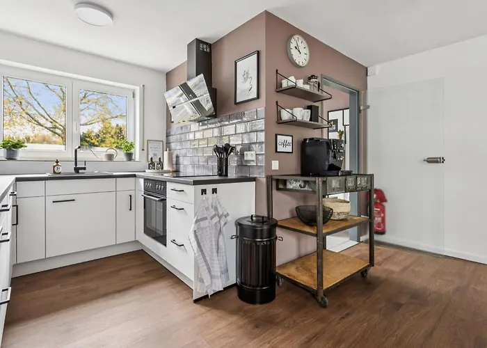 Charmantes Stadthaus, Parkplaetze, Garten